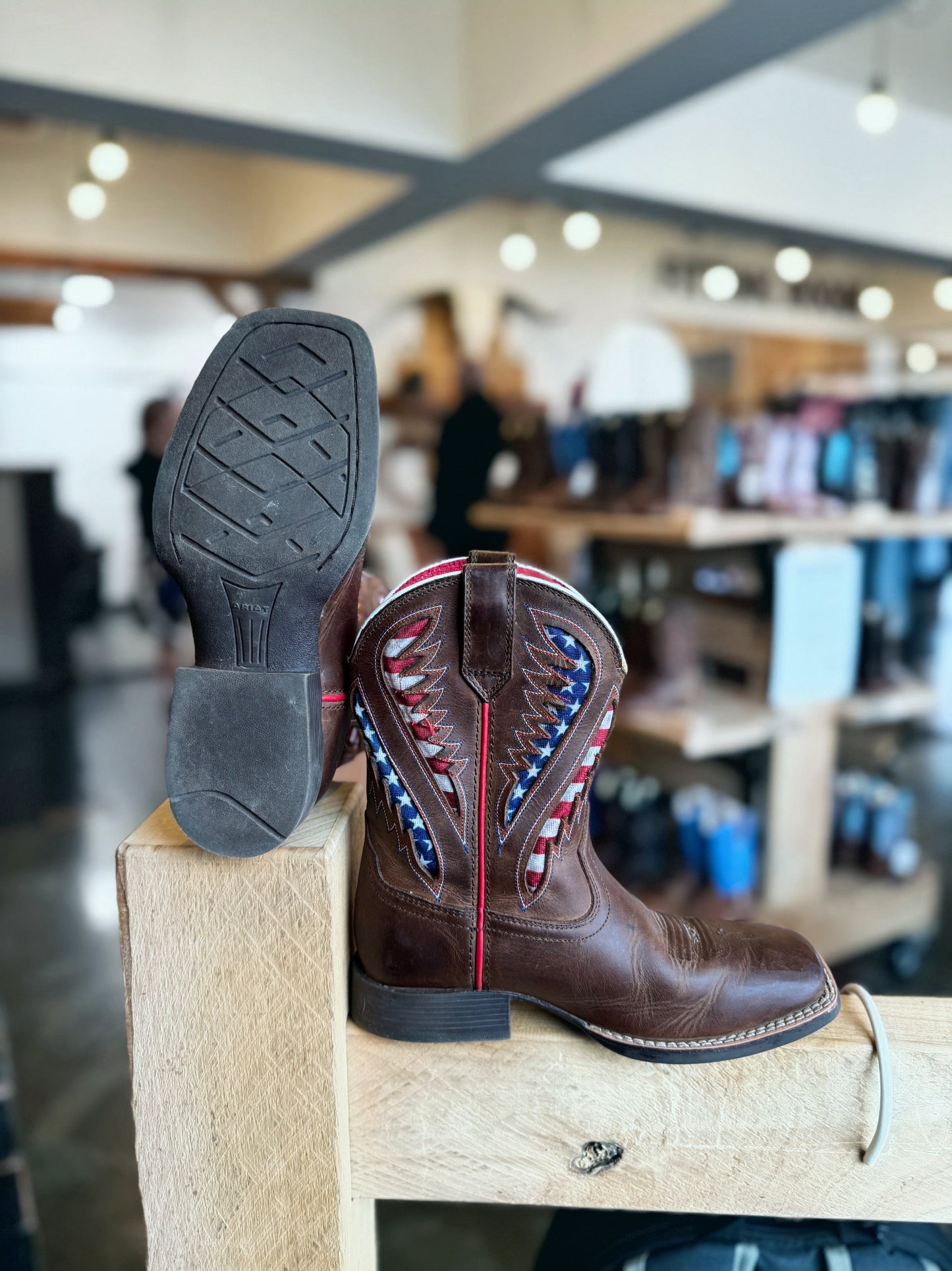 PRE LOVED - Youth Ariat Cowboy Boots