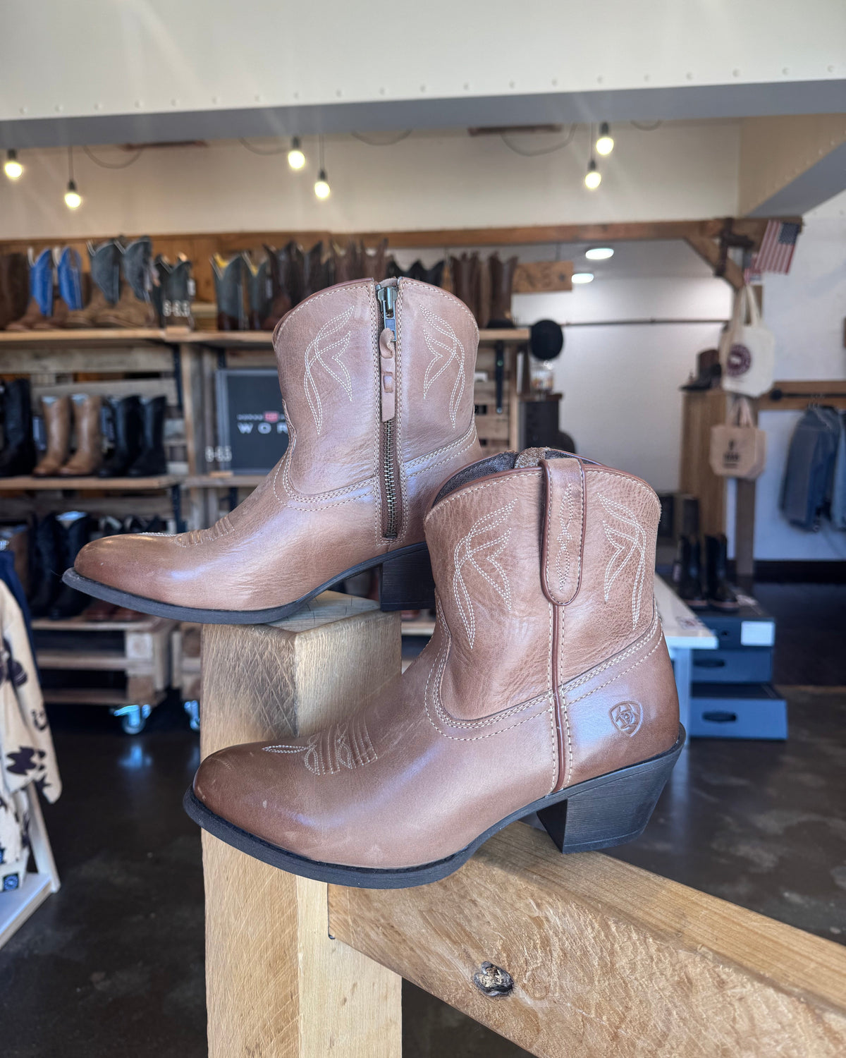 PRE LOVED - Womans Ariat Darling Boots / Burnt Sugar