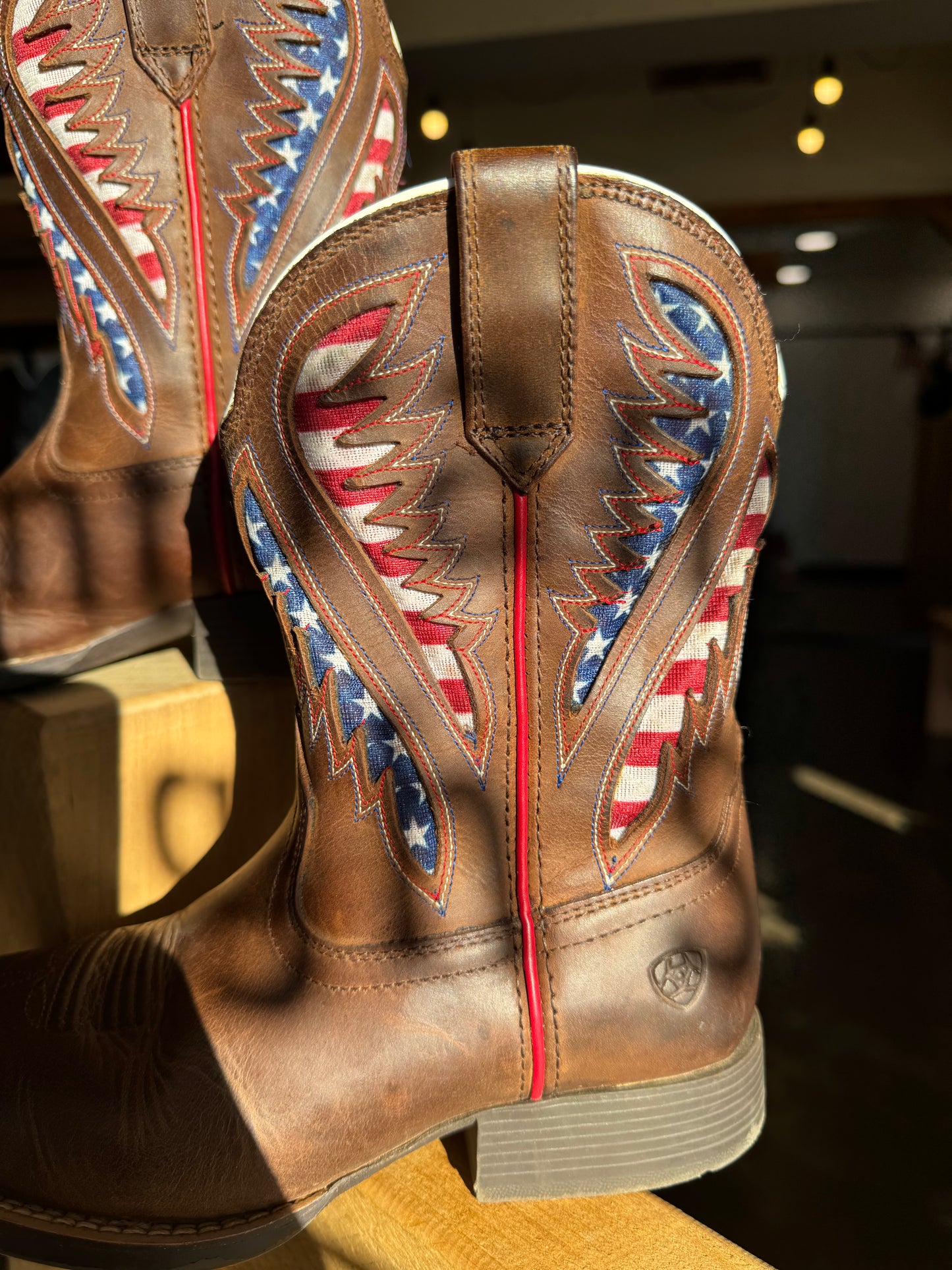 PRE LOVED - Youth Ariat Cowboy Boots