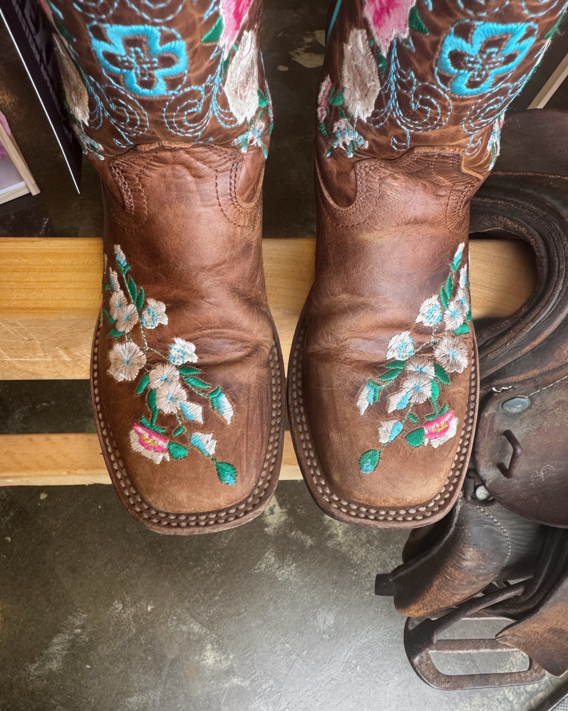 Macie Bean Kids: Girls Leather Cowboy Boots in brown with floral Embroidery - Texas Western New Zealand