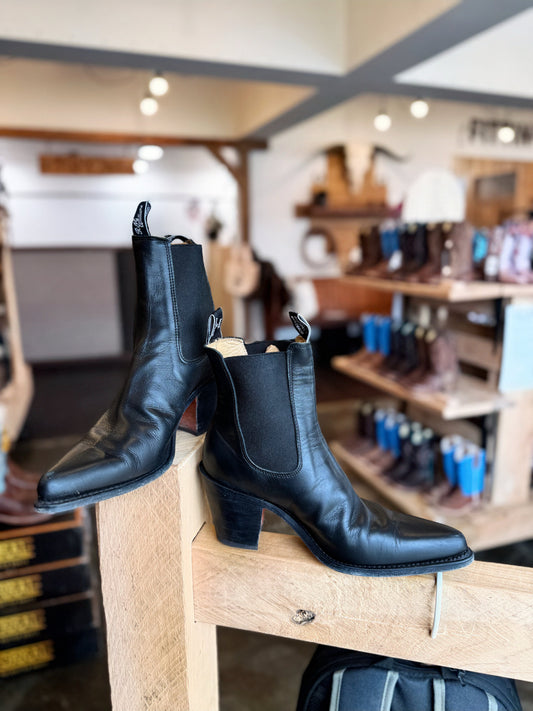 PRE LOVED - Woman's RM Williams