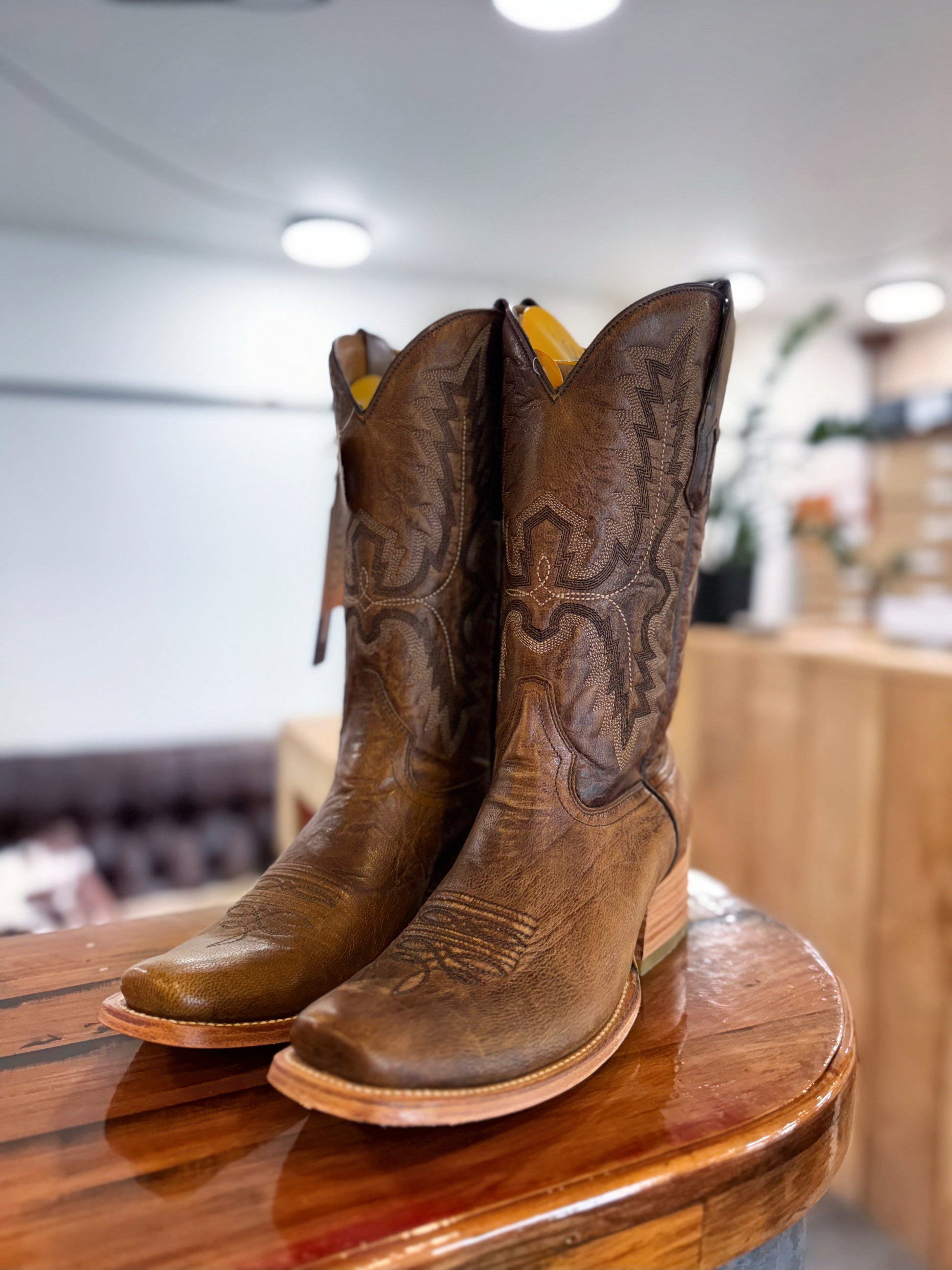 Corral Mens: Brown Embroidery Narrow Square Toe Cowboy Boot TEXAS WESTERN APPAREL Corral Mens: Brown Embroidery Narrow Square Toe Cowboy Boot TEXAS WESTERN APPAREL