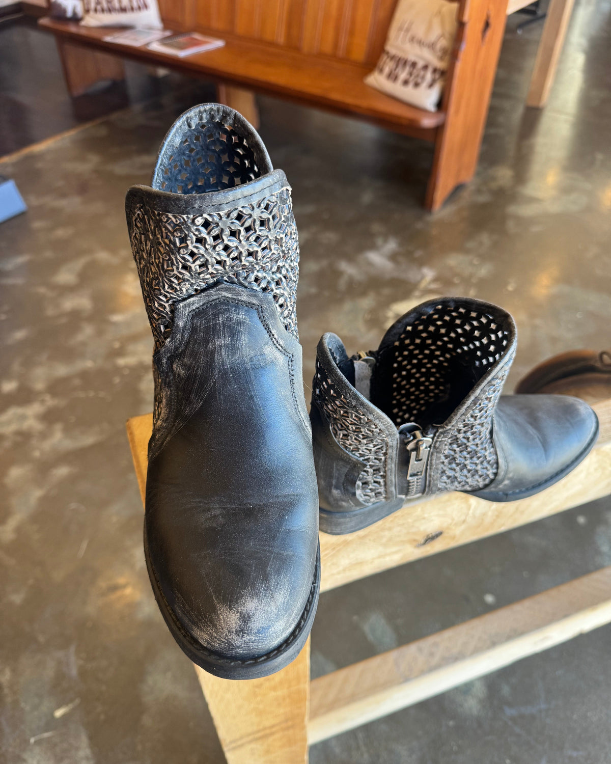 PRE LOVED - Womans Circle G Cutout Boots