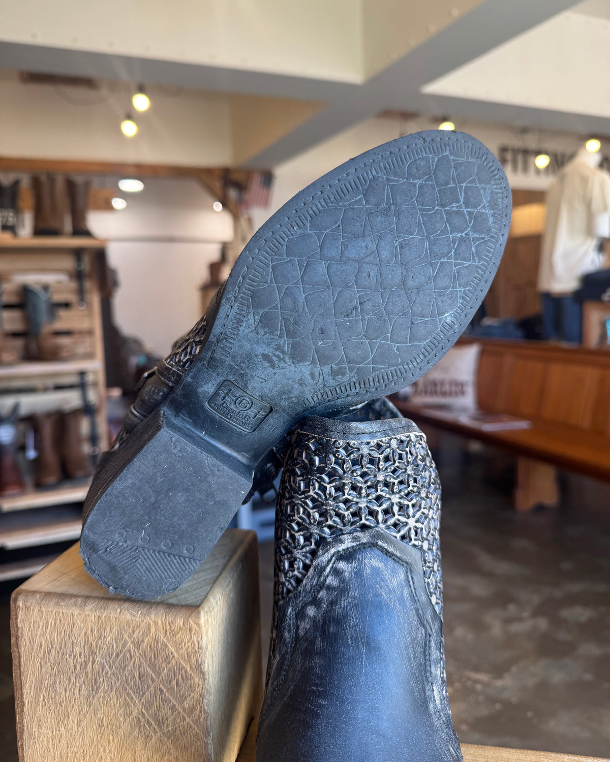 PRE LOVED - Womans Circle G Cutout Boots