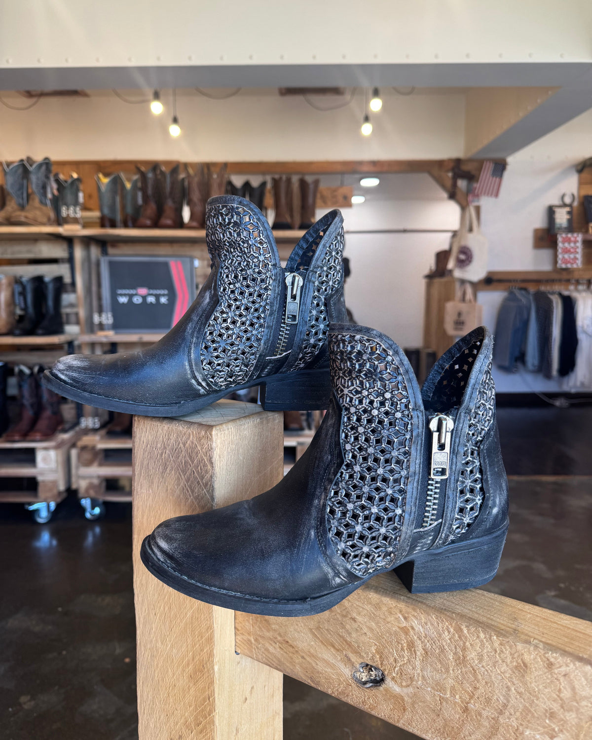 PRE LOVED - Womans Circle G Cutout Boots