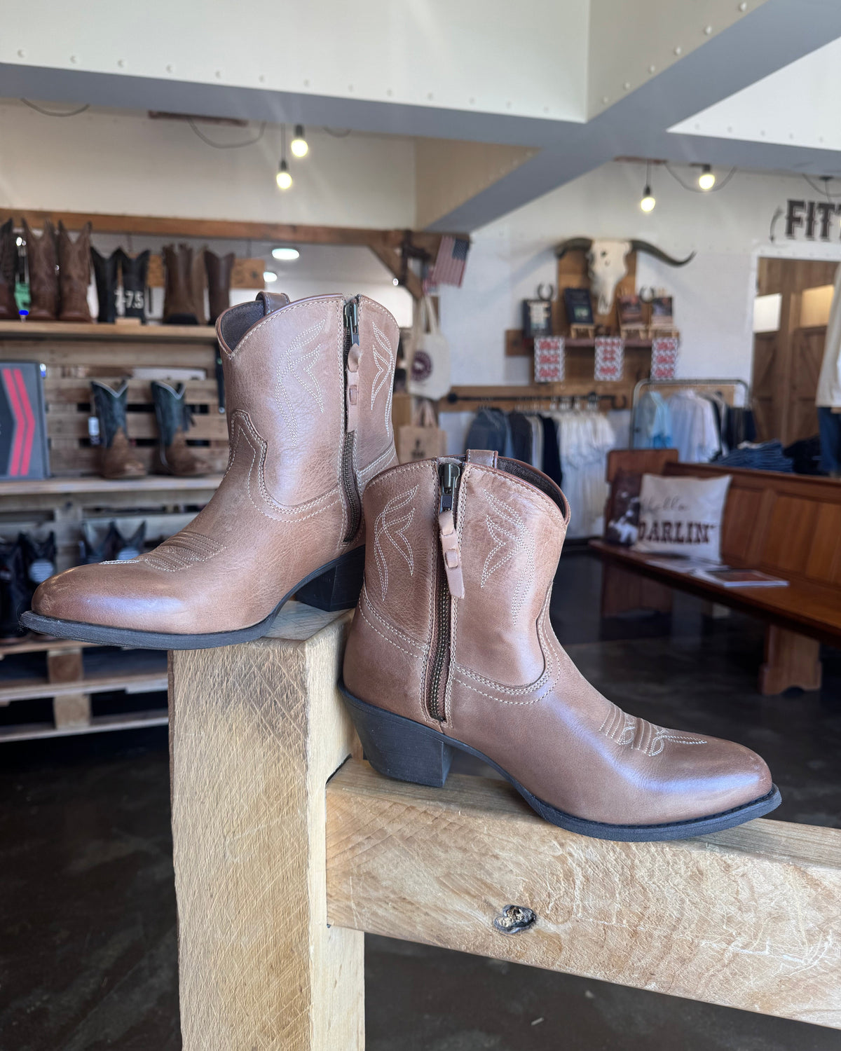 PRE LOVED - Womans Ariat Darling Boots / Burnt Sugar