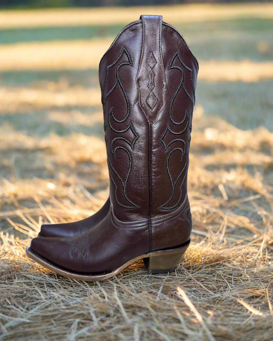 Corral: Ladies Full Brown Embroidery