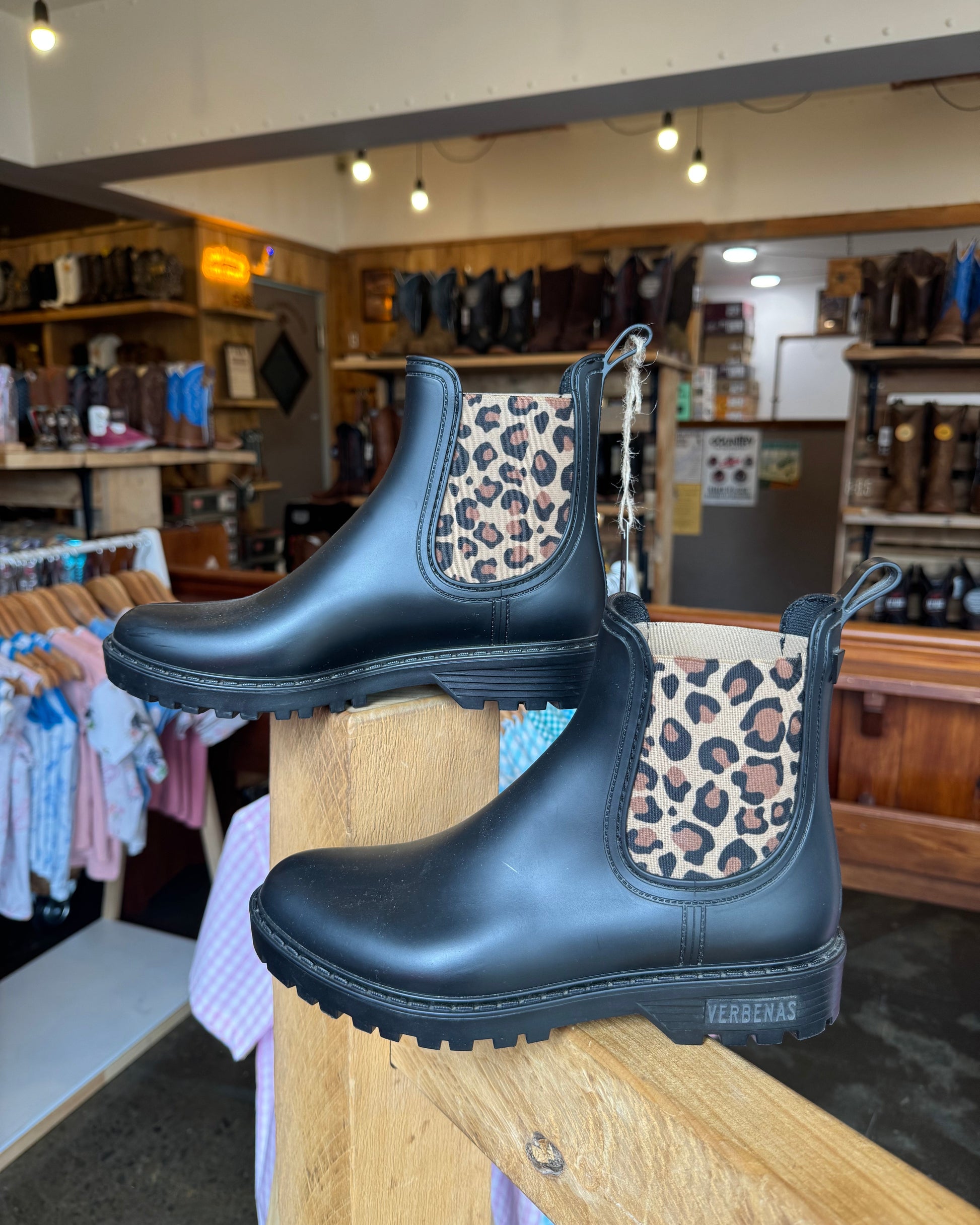 Verbenas: Womans Black ankle rain boots with leopard print accents in the colour black - Texas Western New Zealand 
