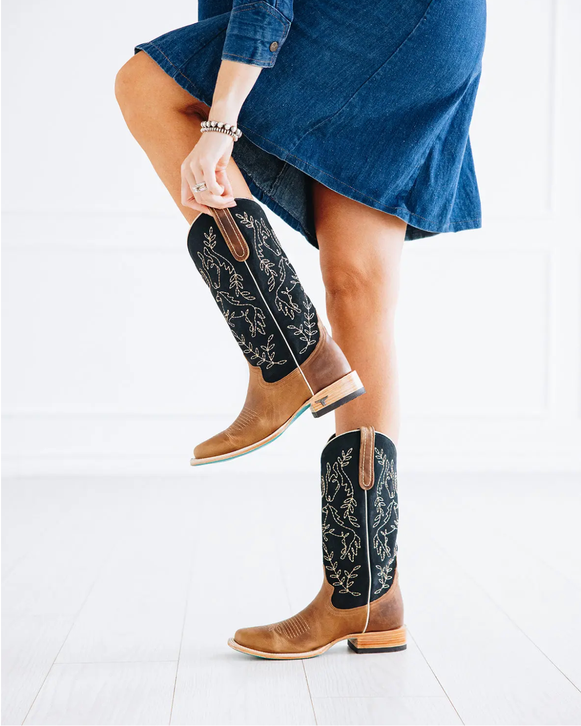 Lane Boots: Bridlewood Square Toe Leather Cowboy Boots in the colour Desert Clay and Navy - Texas Western New Zealand