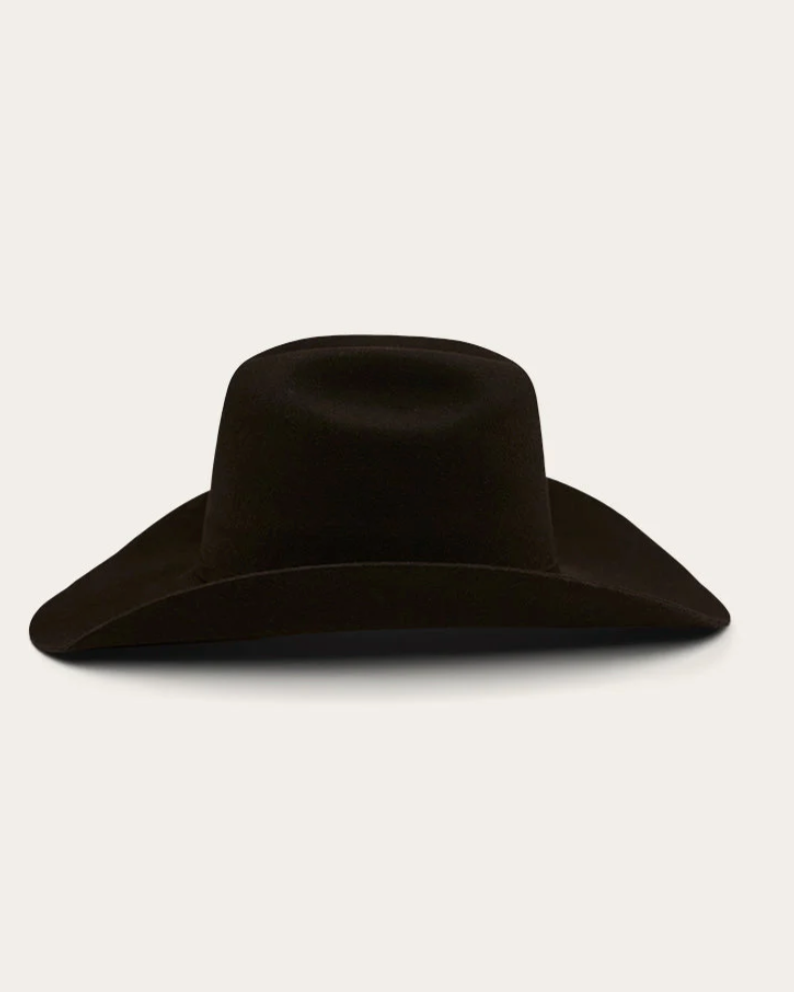 A classic black cowboy hat by Ringers Western, made of premium wool felt with a structured crown and a wide, upturned brim. A matching black hatband adds a refined touch.