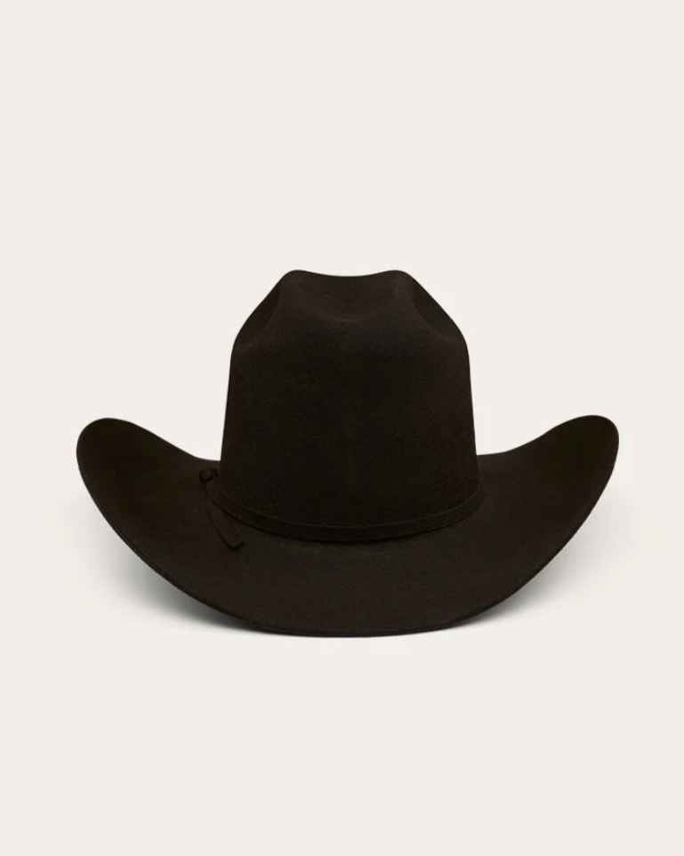 A classic black cowboy hat by Ringers Western, made of premium wool felt with a structured crown and a wide, upturned brim. A matching black hatband adds a refined touch.