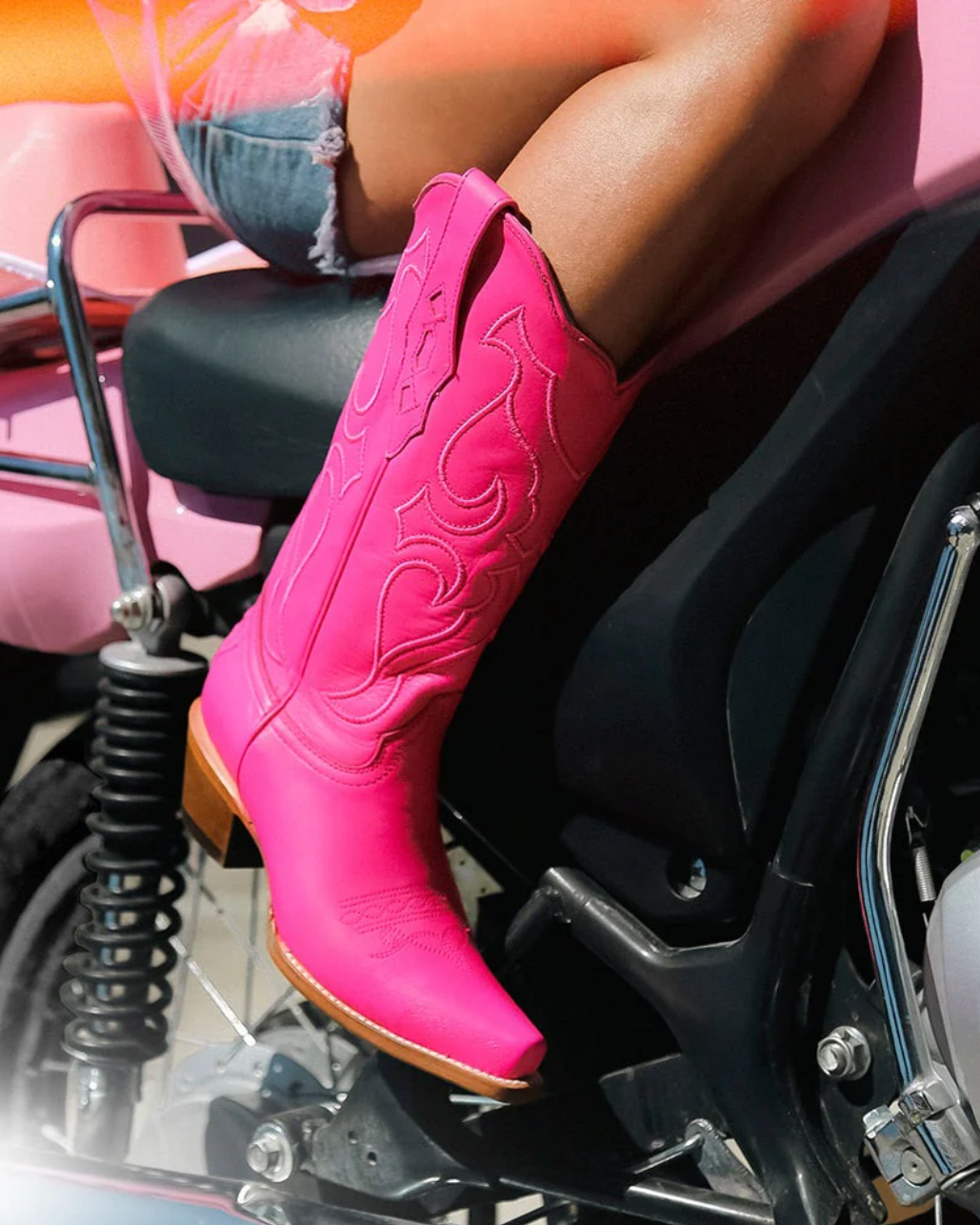 Corral: Womans Snip Toe Leather Cowboy Boots in Hot Pink with Western Stitching - Texas Western New Zealand