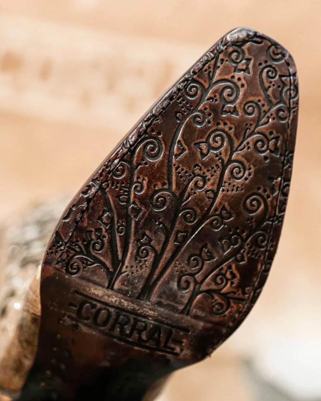 Corral: Woman's Snip Toe Leather  Cowboy Boots, with black/brown Glitter & Crystal embellishments and sequins in Black/Brown - Texas Western New Zealand